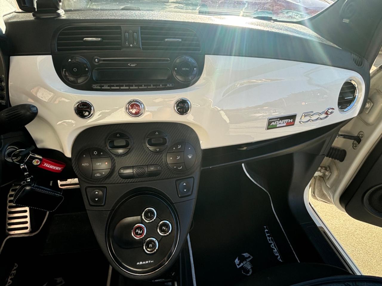 Abarth 500 C 1.4 Turbo T-Jet MTA