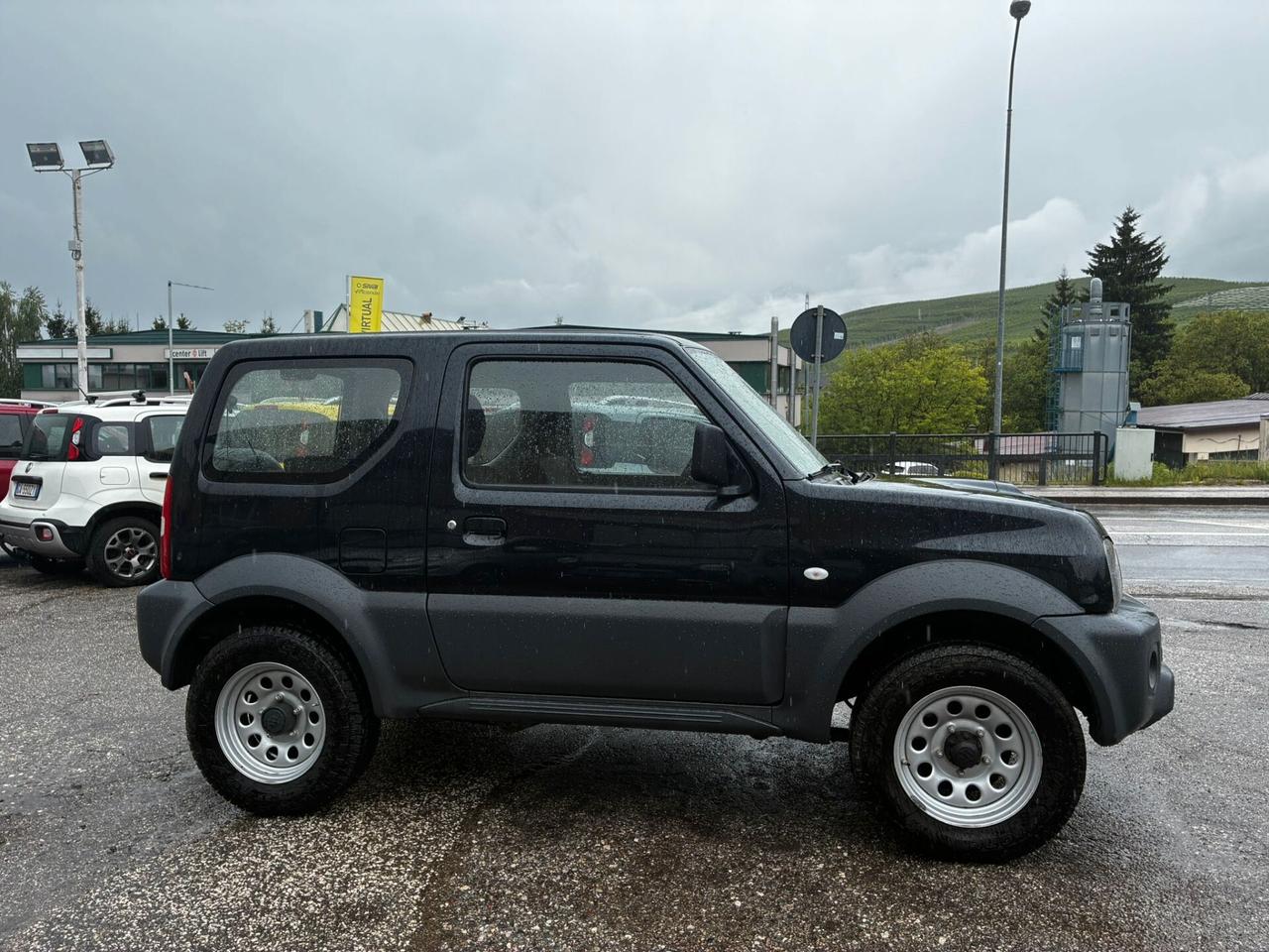 SUZUKI JIMNY 4WD 1.3i 85CV - GANCIO TRAINO