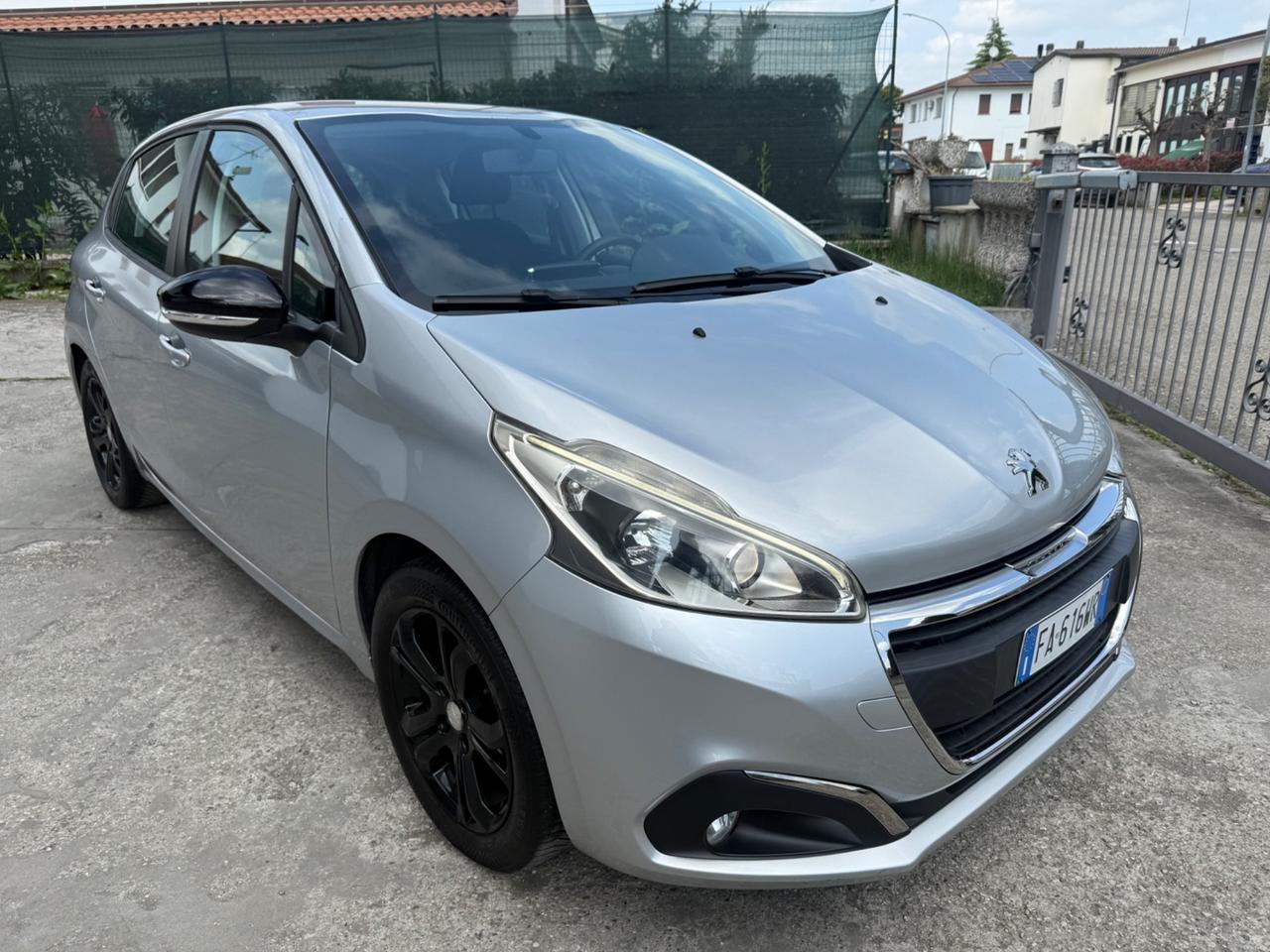 Peugeot 208 1.4 HDi 68 CV Led unico prop. 2015