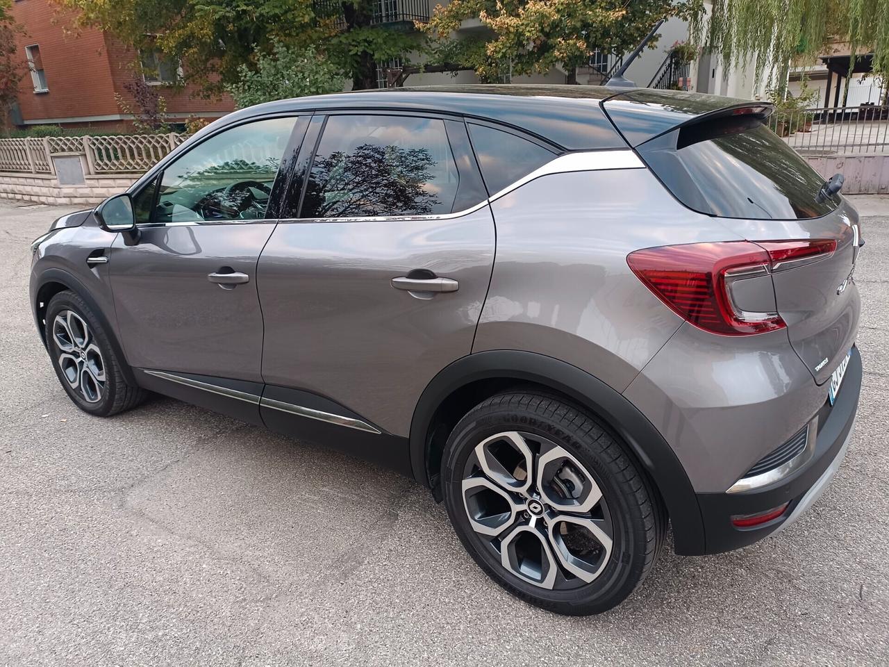 Renault Captur Hybrid 140 CV Techno