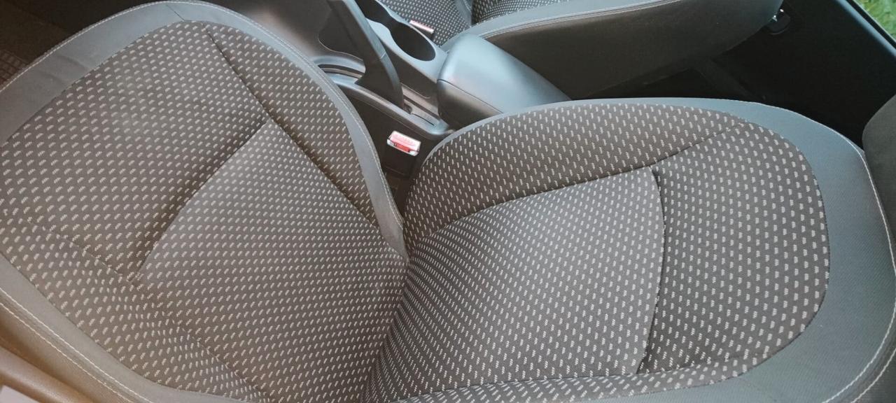 Nissan Qashqai GPL di serie tetto panoramico