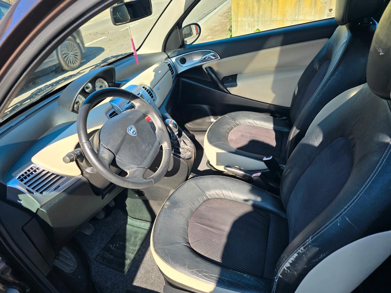 Lancia Ypsilon 1.2 Versus