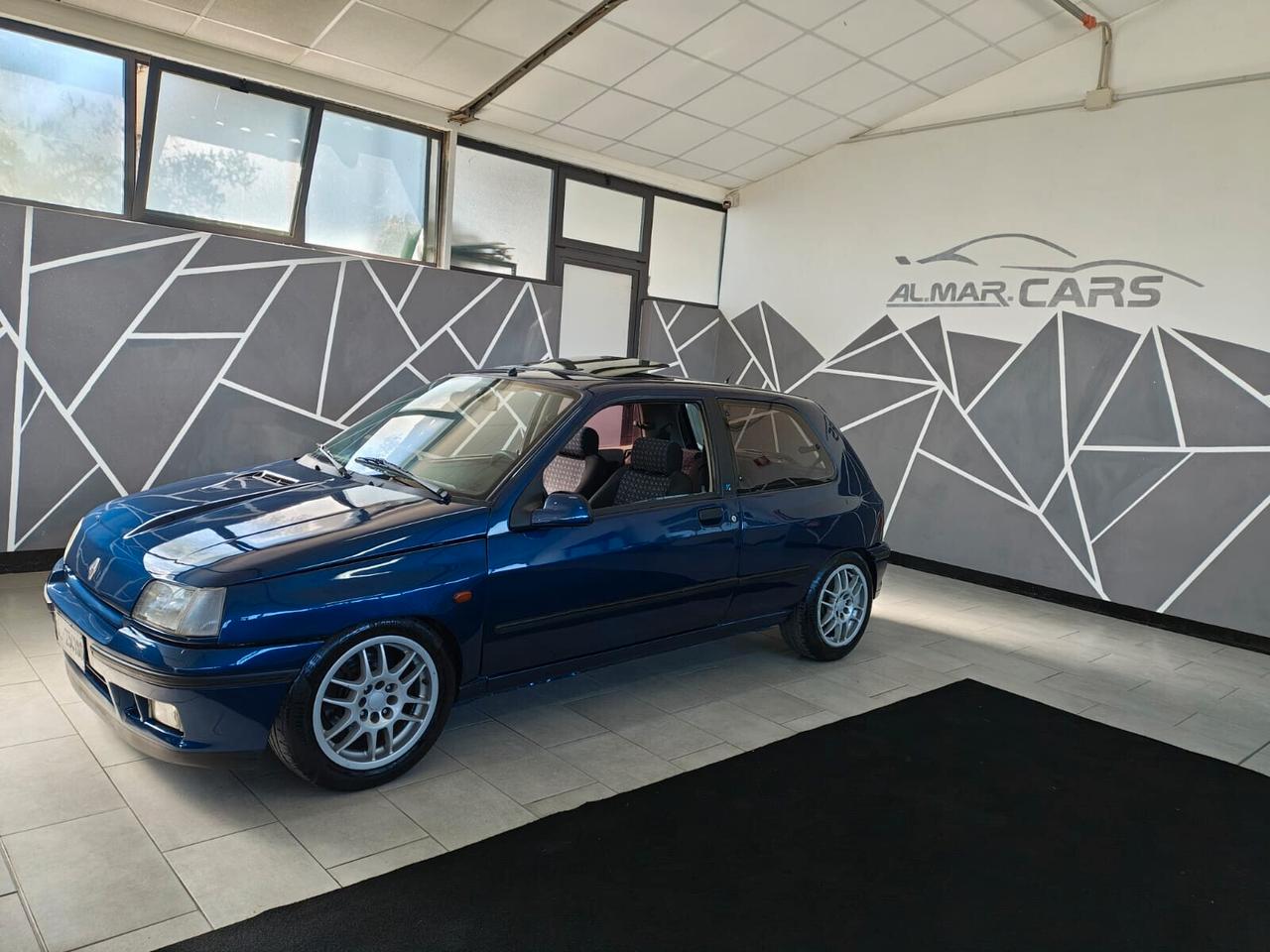 Renault Clio 1.8i 16V cat