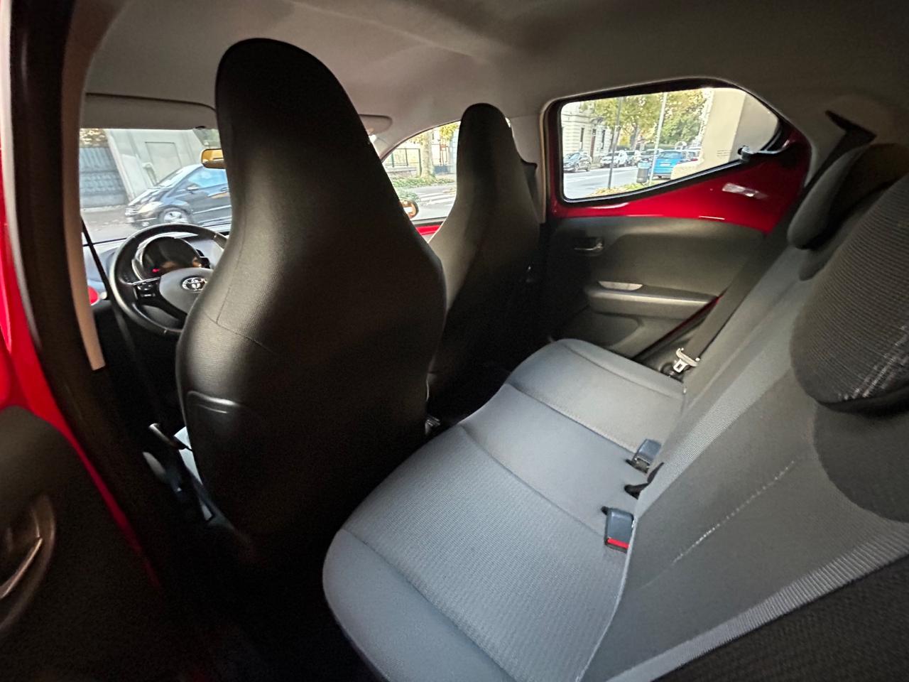 Toyota Aygo 1.0 72 CV 5p X-Clusive Red style EURO6 | 100.000km!!!