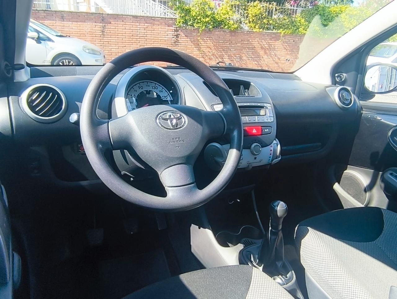 Toyota Aygo 1.0 12V VVT-i 5 porte Sol