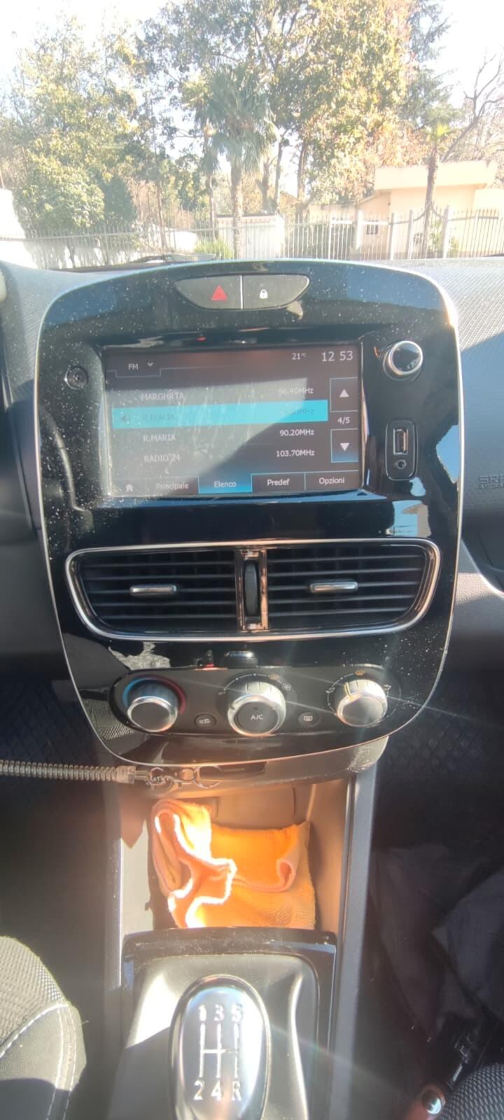 Renault Clio TCe 12V 90 CV GPL 5 porte Moschino Life