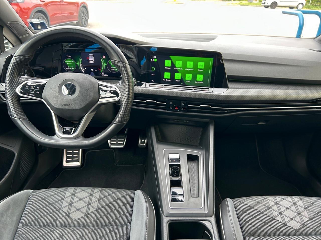 Volkswagen Golf 2.0 TDI 150 CV DSG SCR R-Line