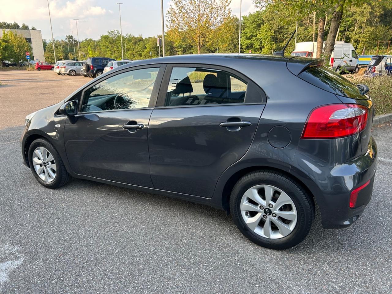 Kia Rio 1.2 CVVT 5p. Cool * 37000 Km * Neo patentati *