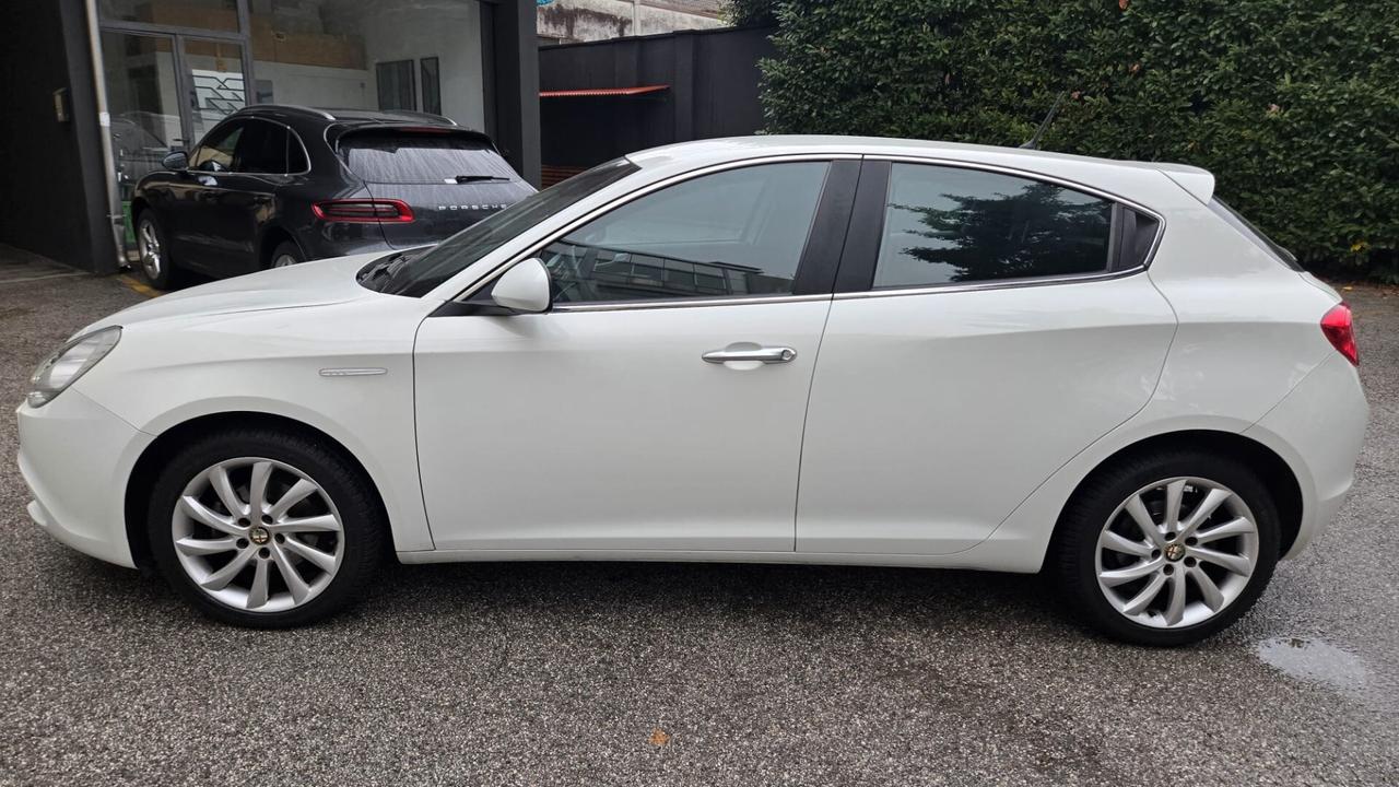 Alfa Romeo Giulietta 1.6 JTDm-2 105 CV Exclusive