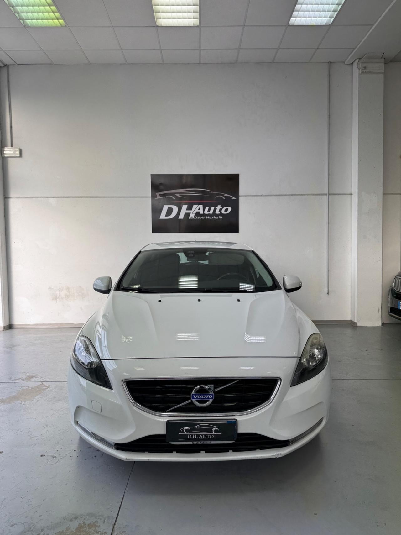 Volvo V40 D2 R-design Momentum
