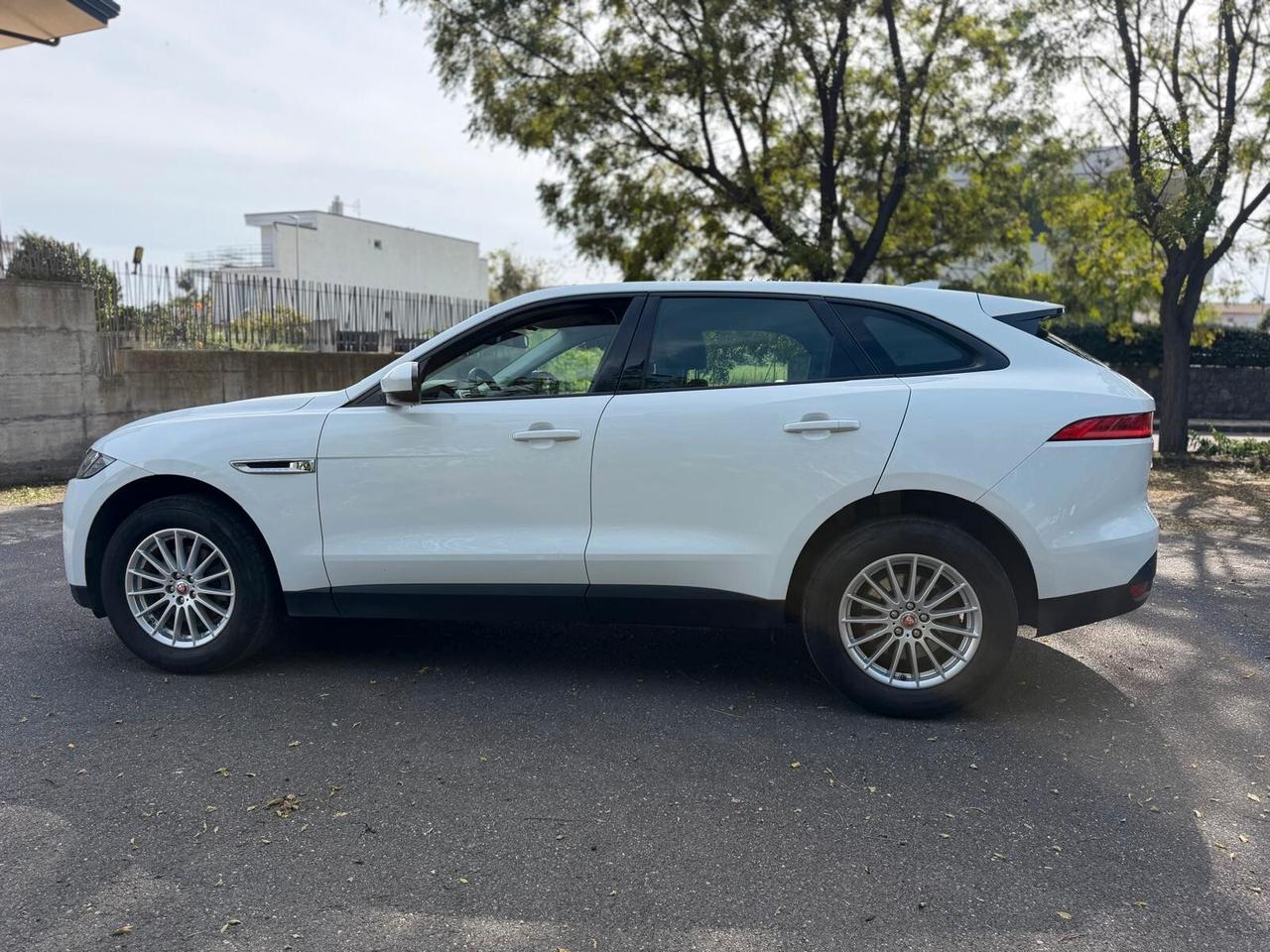 Jaguar F-Pace 2.0 D 180 CV AWD aut. Pure