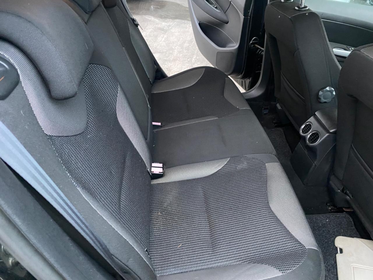Peugeot 308 1.6 HDi 90CV 5p. Tecno