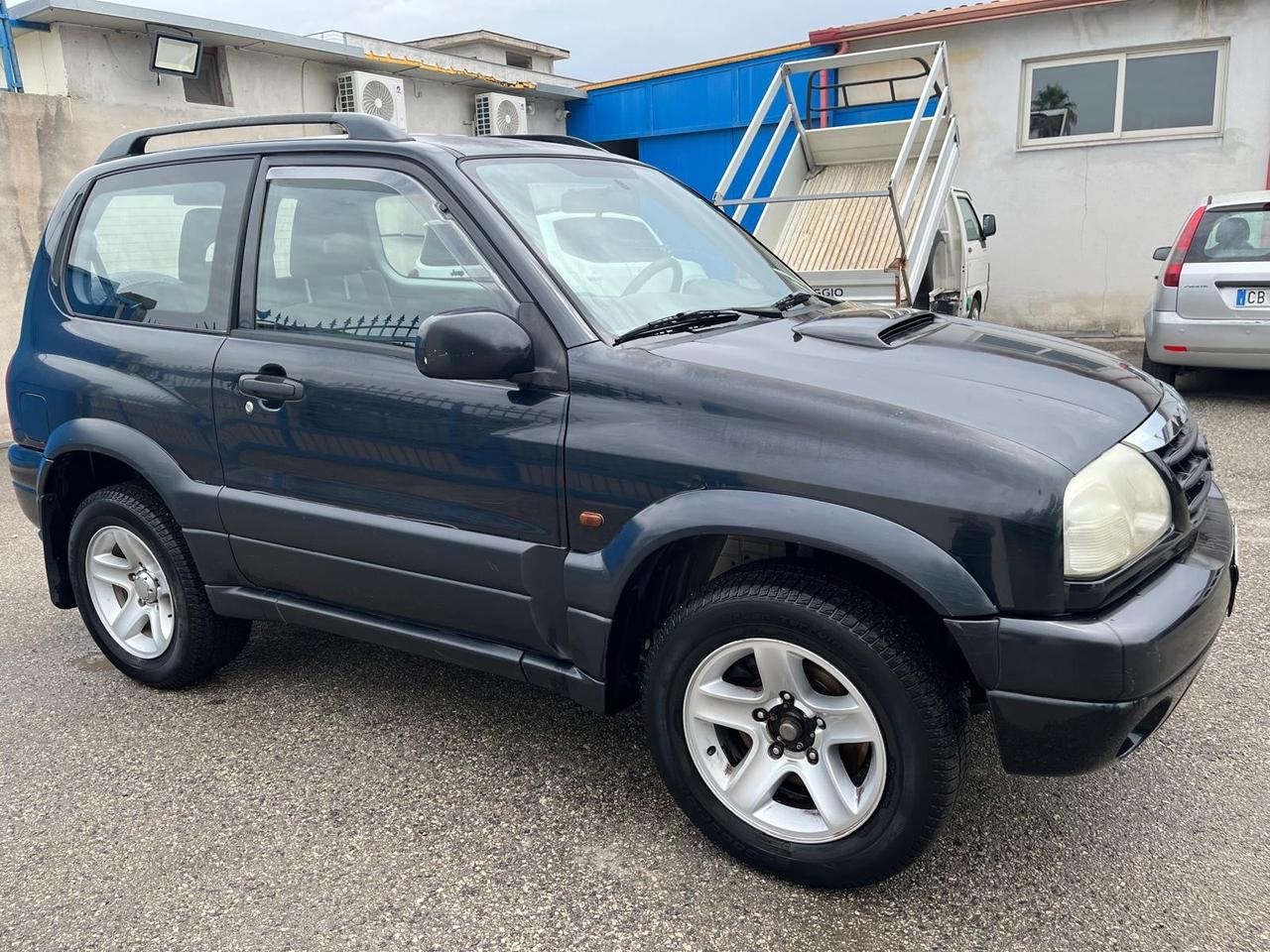 Suzuki grand vitara 3 P-2.0 td-4x4-2003