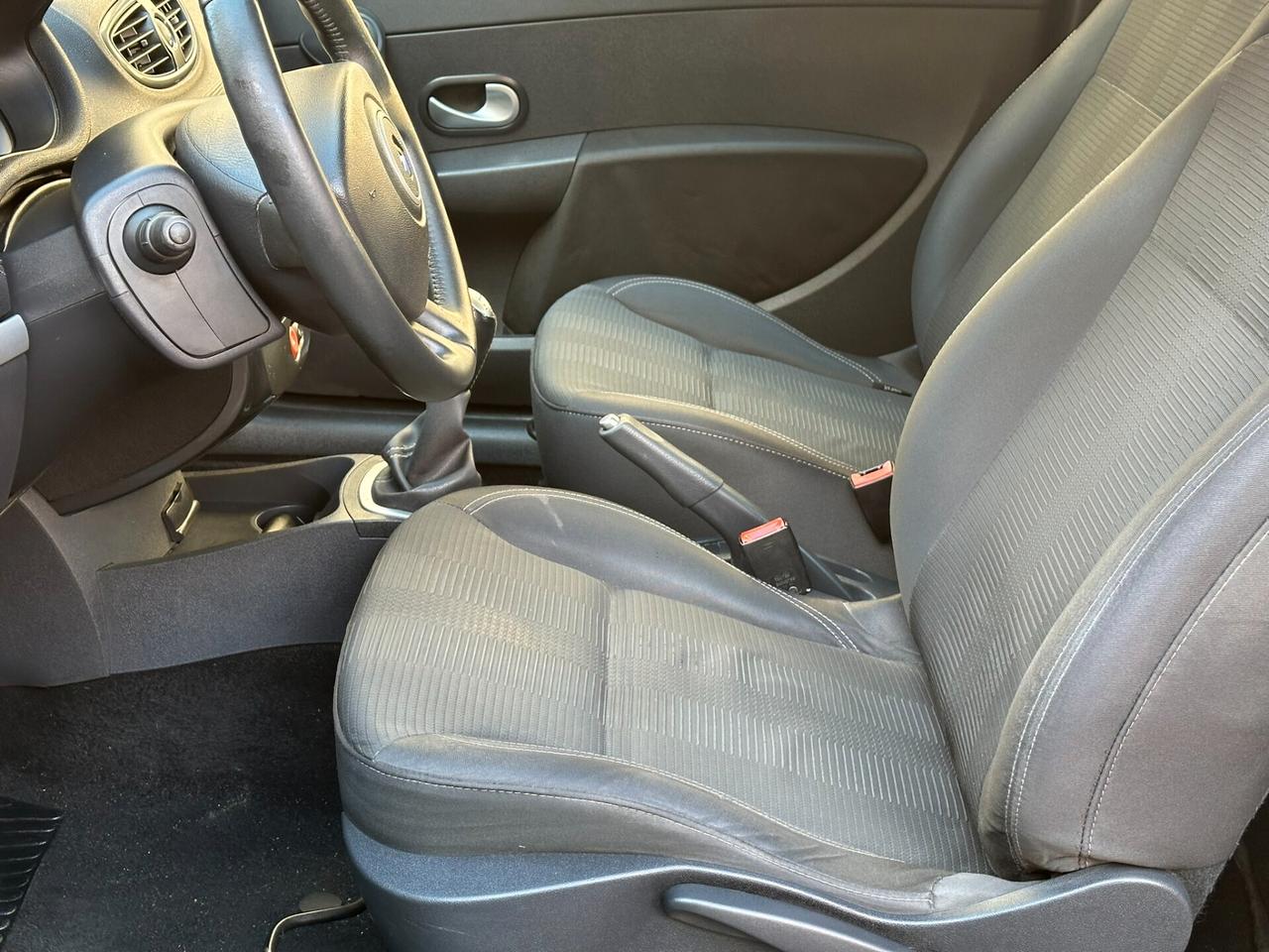 Renault Clio 1.2 16V 3 porte Live!