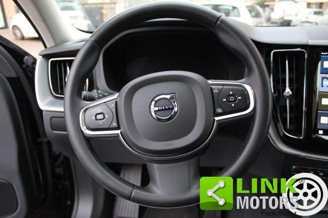 VOLVO XC60 B4 automatico Essentialle con Leasing