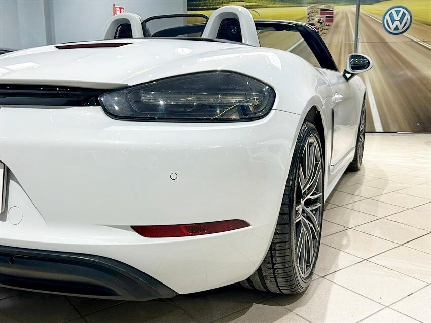 Porsche 718 Spyder Boxster 2.0 T
