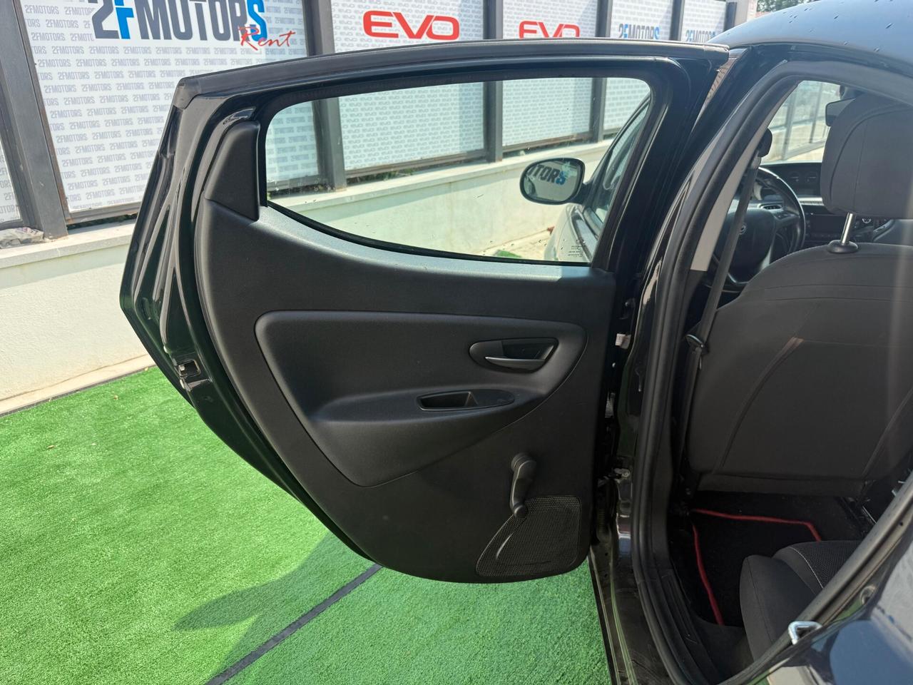 Lancia Ypsilon S MomoDesign ecochic Gpl 69cv E6