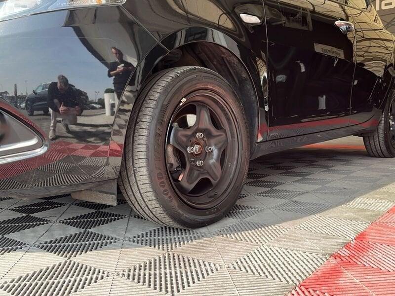 Lancia Ypsilon 1.0 FireFly 70cv Hybrid Silver