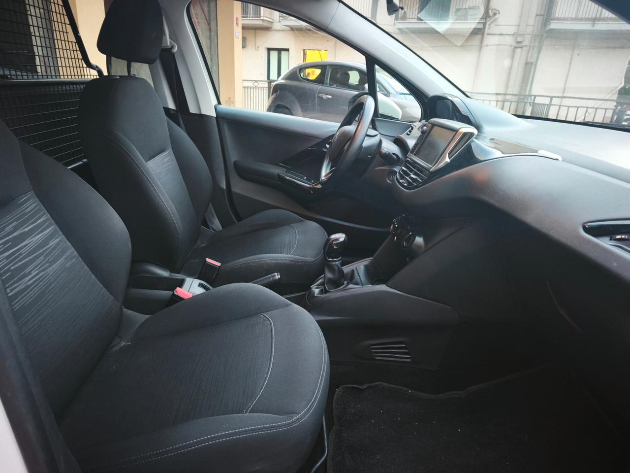 Peugeot 208 HDi 100 CV Van IVA Esposta