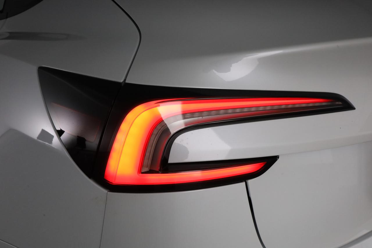 TESLA Model 3 NV35 RWD Premium