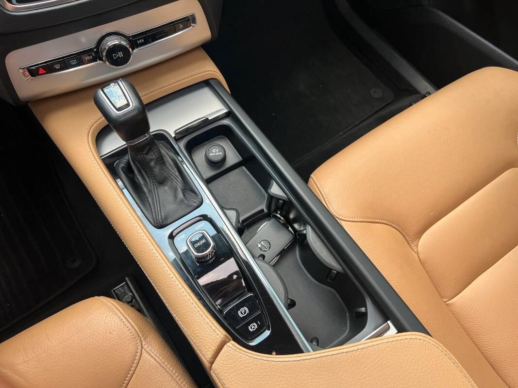 Volvo XC90 II 2015 XC90 2.0 D5 Momentum awd geartronic - TETTO