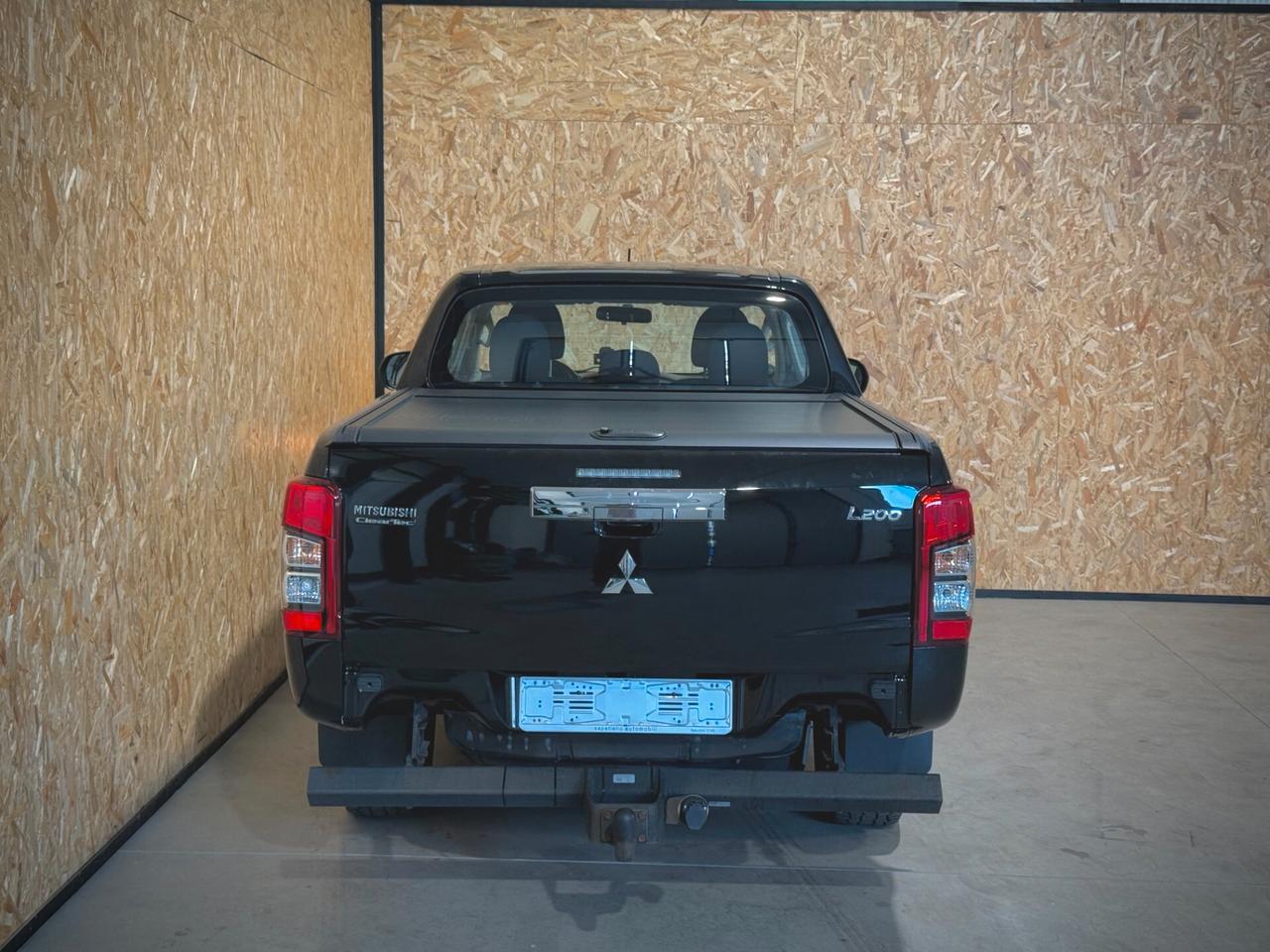 Mitsubishi L200 2.3D 150CV - Doppia cabina 4x4 - MANUALE