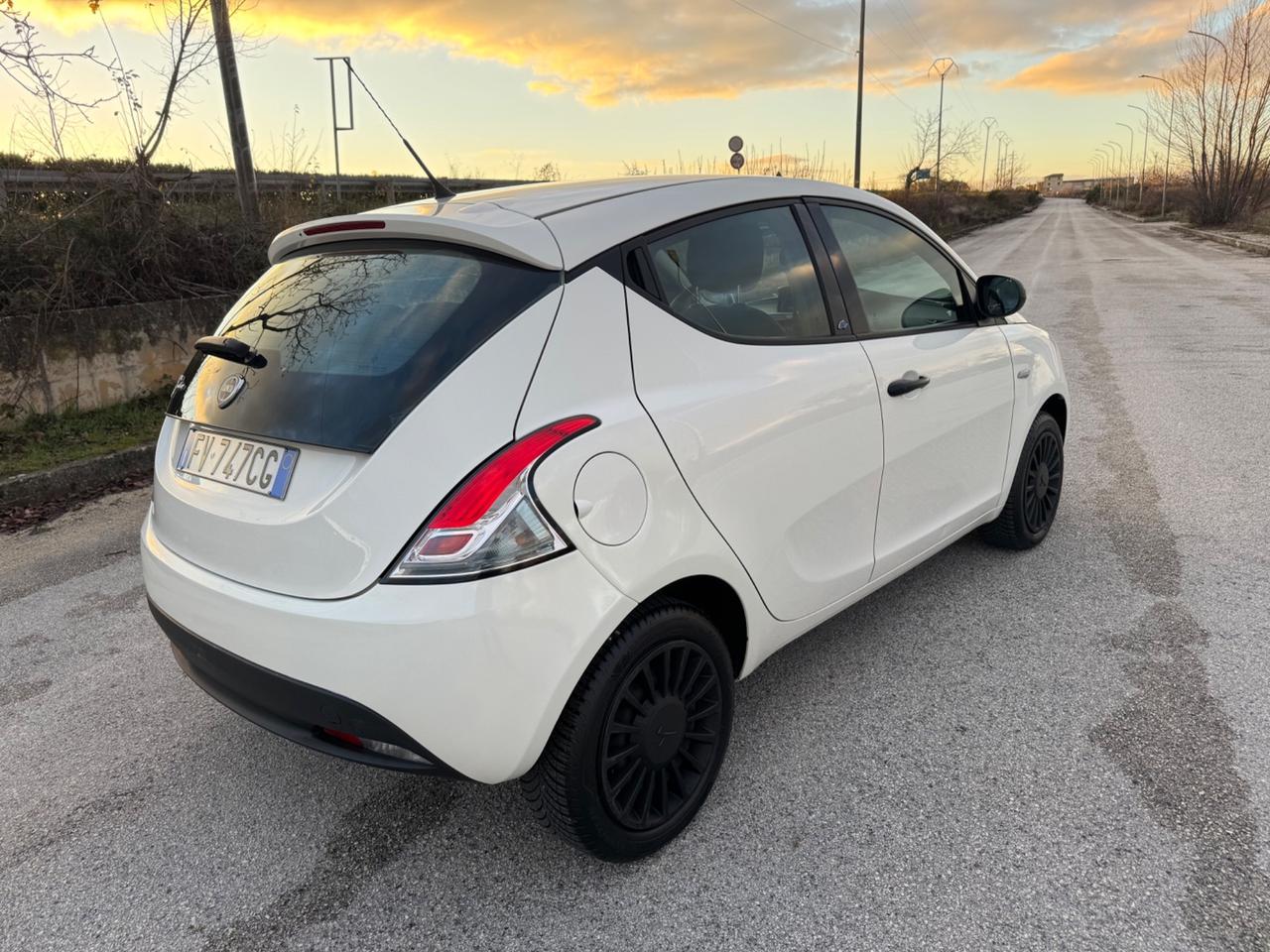 Lancia Ypsilon 1.2 69 CV 5 porte S&S Gold