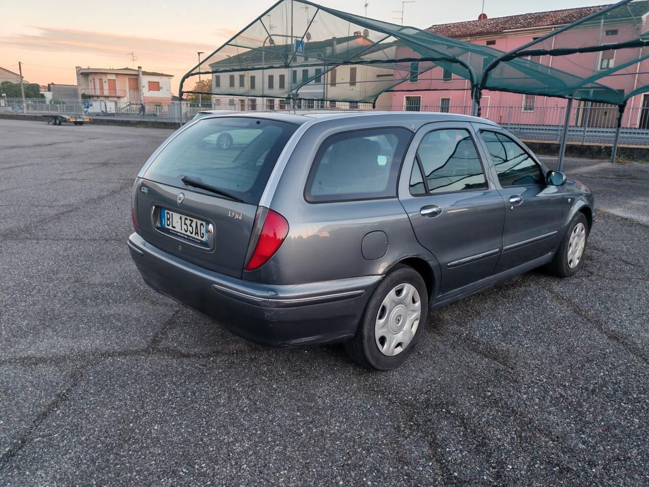 Lancia Lybra 1.9 JTD Station Wagon