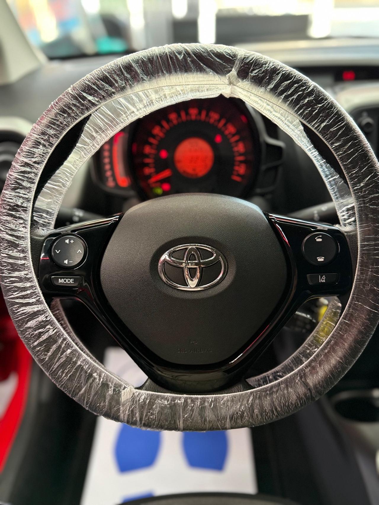 Toyota Aygo 1.0 VVT X-WAVE 2018 20000 KM