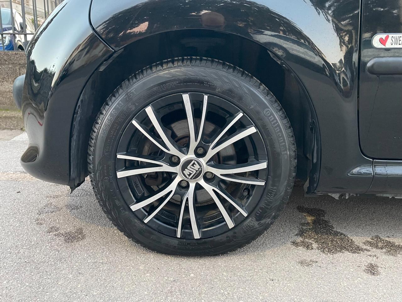 PEUGEOT 107 1.0 68CV 2Tronic SWEET YEARS 5p