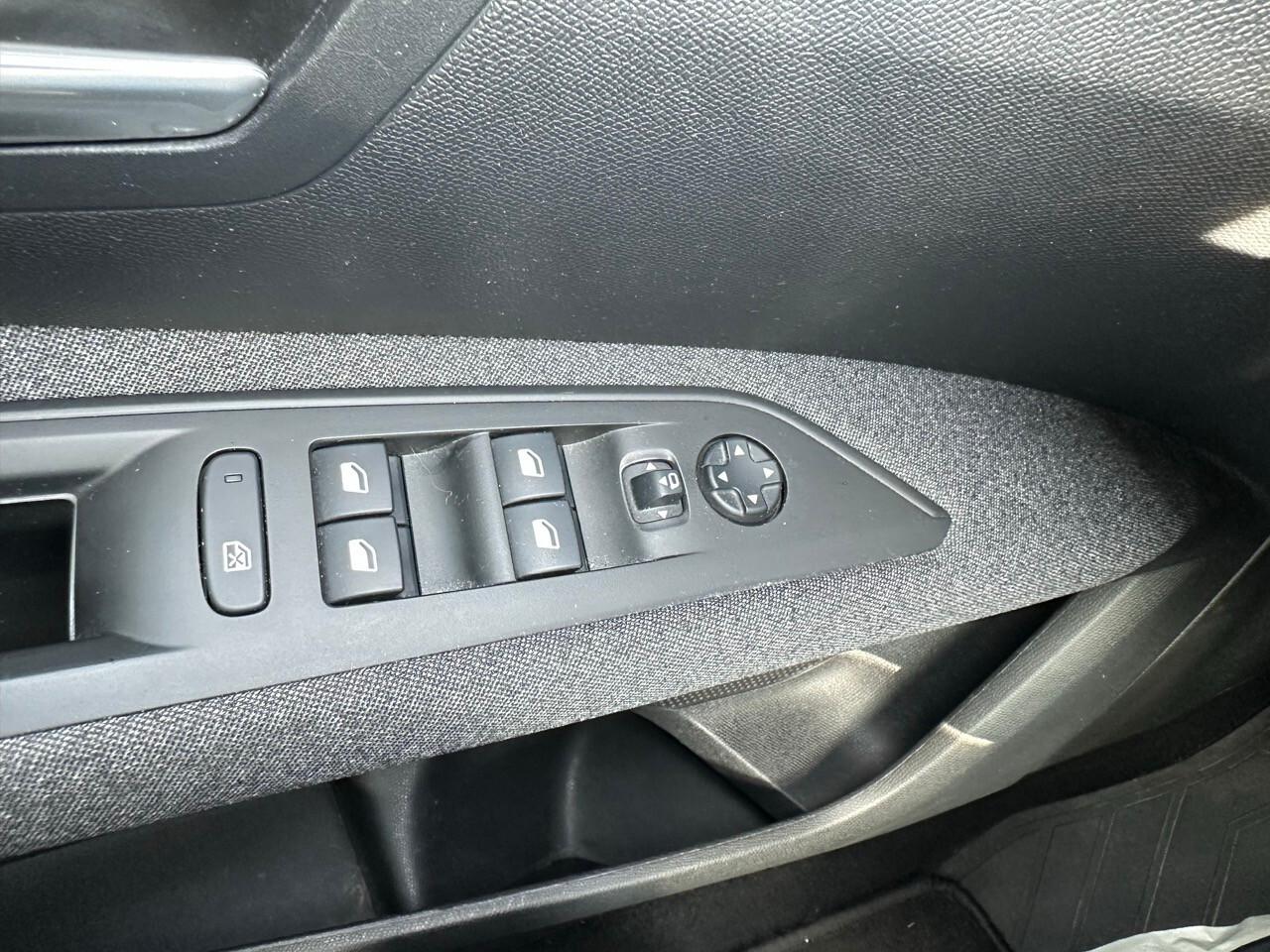 Peugeot 3008 BlueHDi 130 S&S EAT8