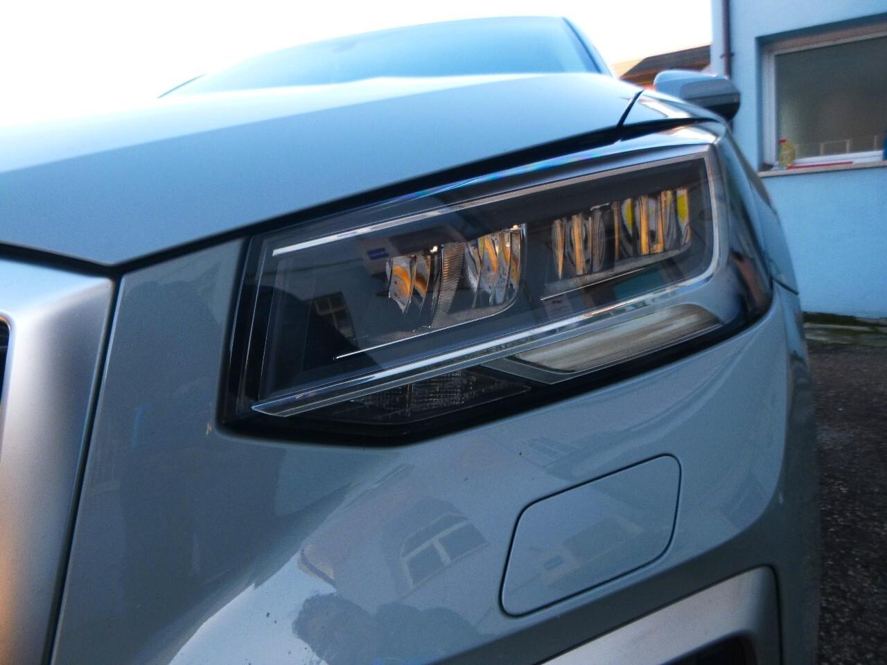 Audi Q2 35 TDI quattro S tronic Identity Black