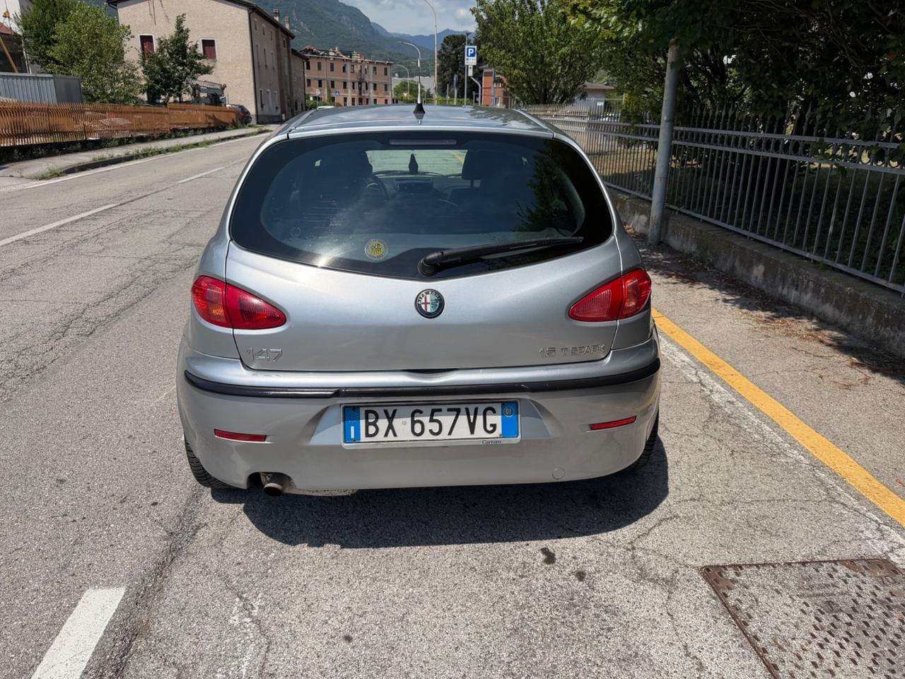 Alfa Romeo 147 1.6i 16V T.S. (105 CV) cat 5p. Connect