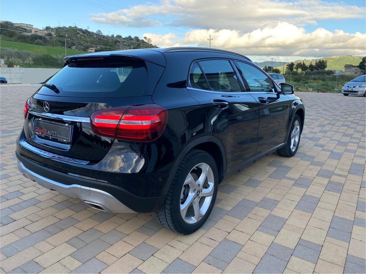 Mercedes-benz GLA 180 GLA 180d SPORT FULL OPTIONAL