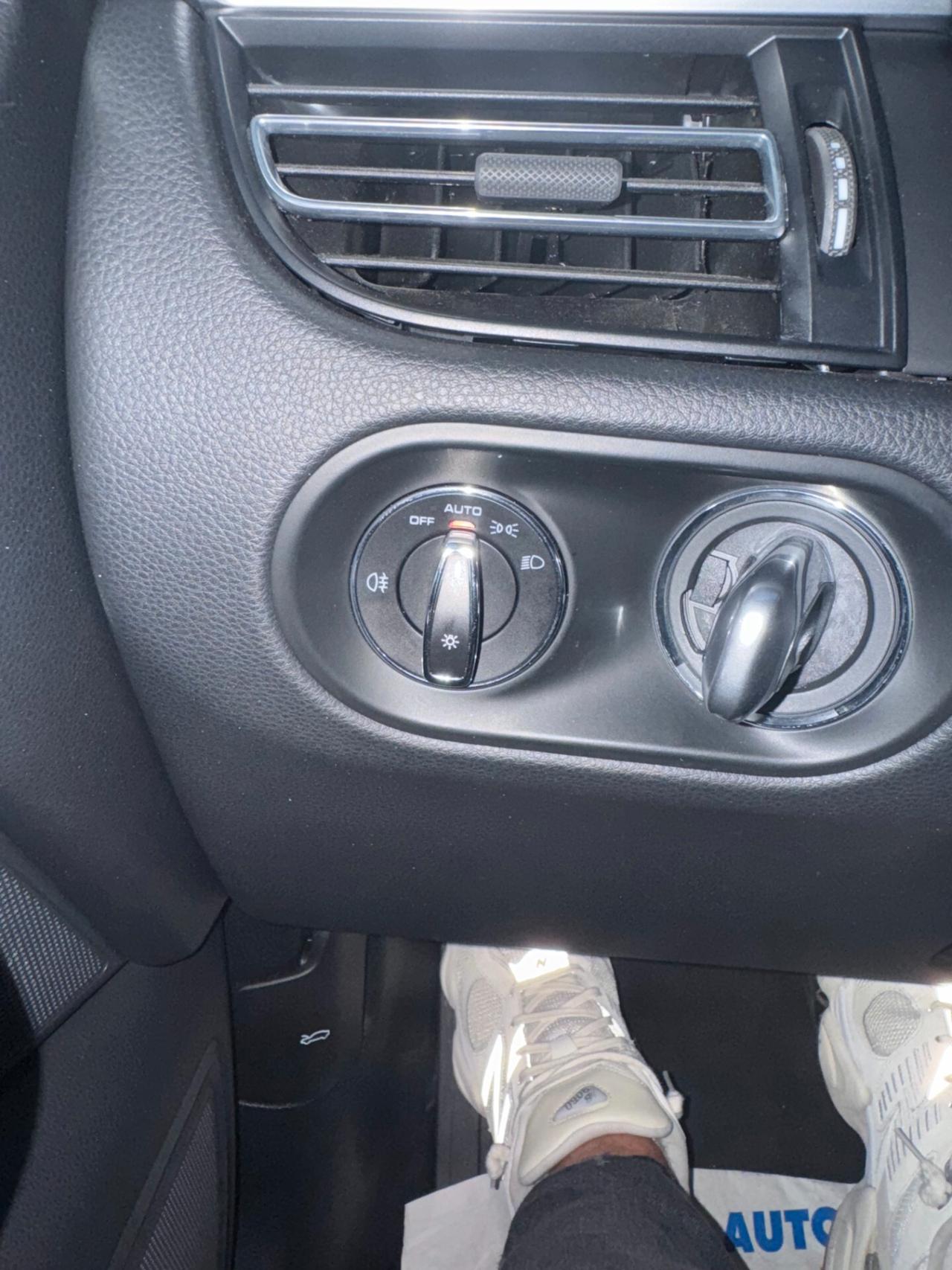 PORSCHE MACAN FULL BLACK ( IVA ESPOSTA )