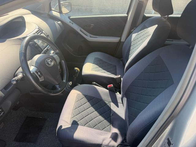 TOYOTA Yaris 108,985km 1.3 5p Sol senza nessun lavoro da fare