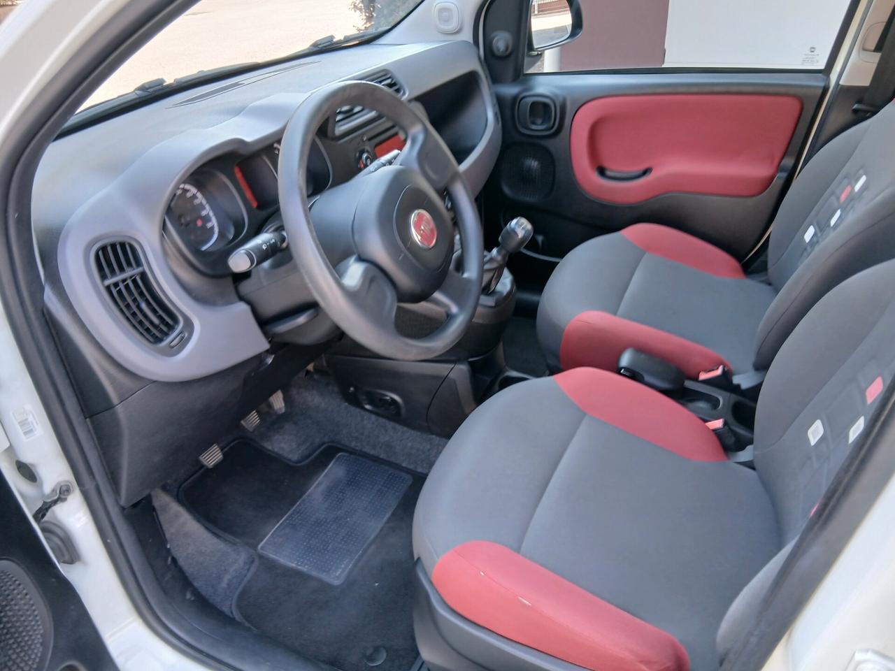 Fiat Panda 1.3 MJT 95 CV S&S Easy + gancio a € 169 mese
