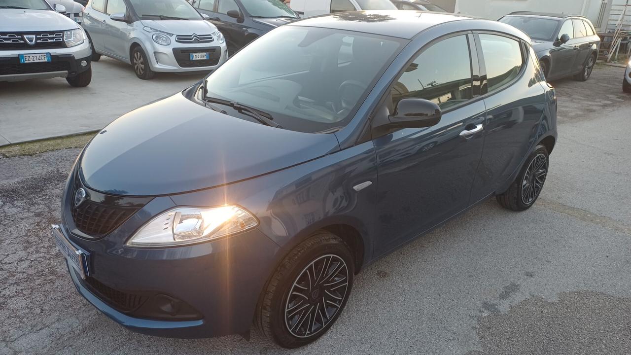 Lancia Ypsilon 1.0 FireFly 5 porte S&S Hybrid Silver 2023 SOLO 5MILA KM