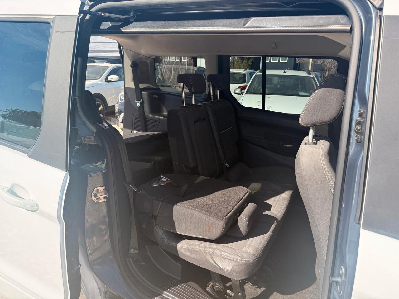 Ford Tourneo Connect Connect7 1.6 TDCi 115 CV Titanium