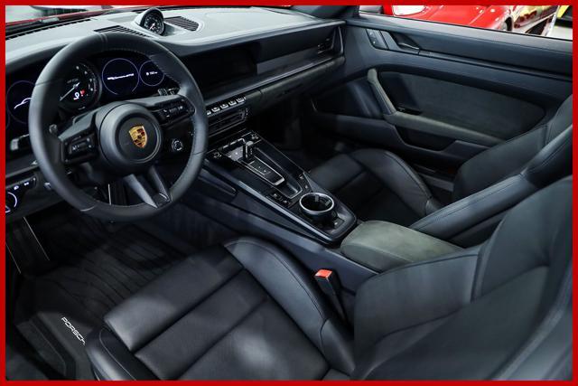PORSCHE 992 Carrera 2 GTS