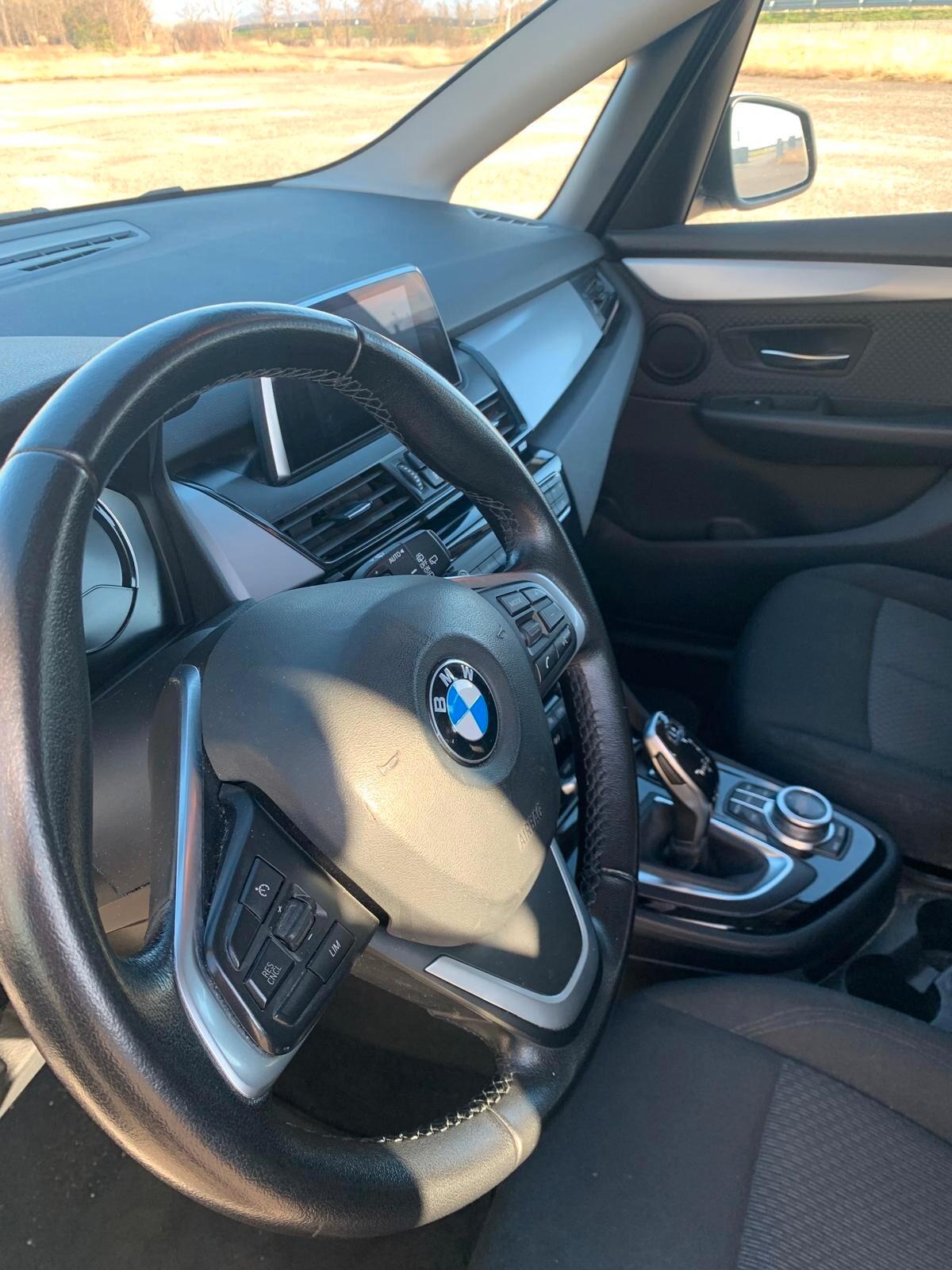 Bmw 2er Active Tourer 218 d Active Tourer Business aut.