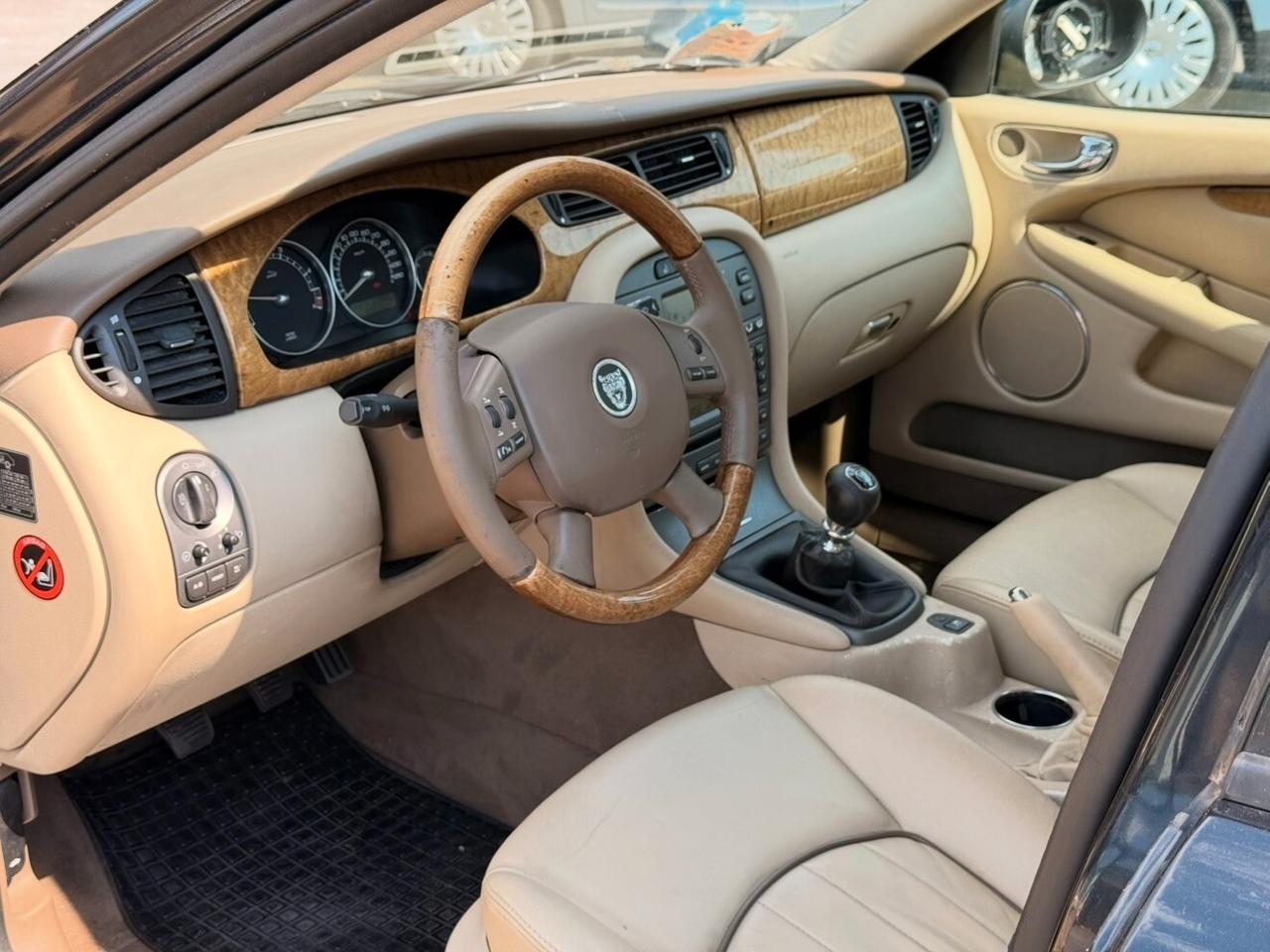 Jaguar X-Type 2.2D cat Executive