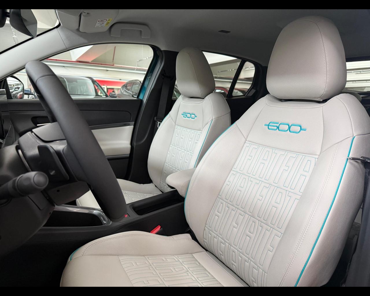 FIAT 600 - 600 1.2 HYBRID LA PRIMA 145CV AUTO