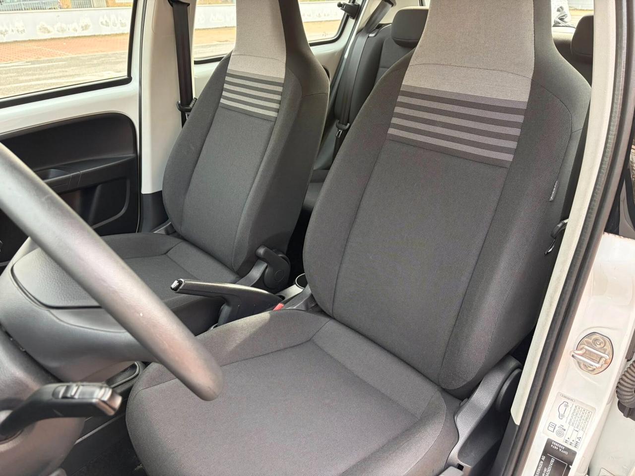 VOLKSWAGEN UP! 1.0cc MUVI 5Porte