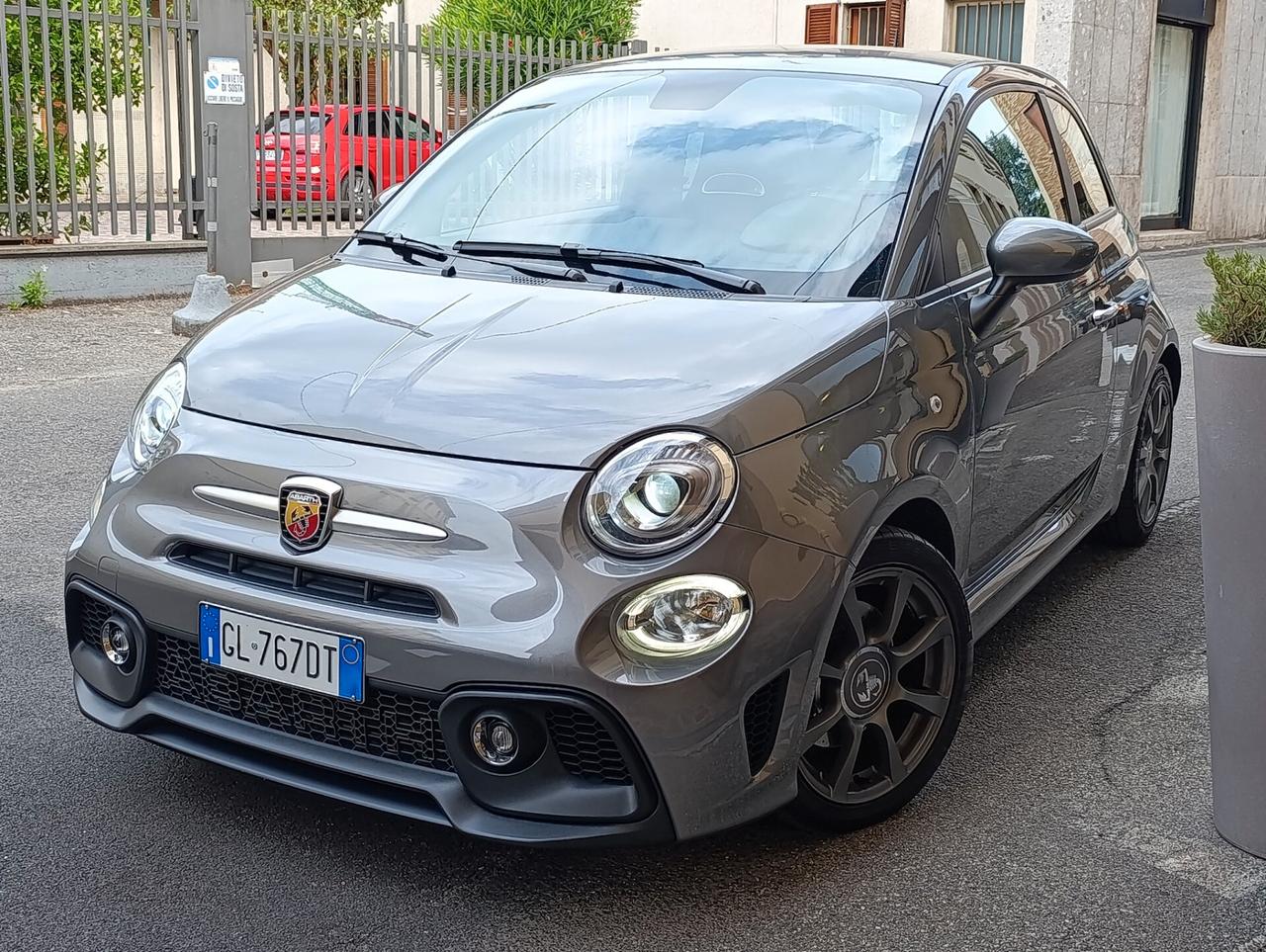 Abarth 595 1.4 t-jet 165cv km 26.940 nuova! Garanzia Abarth!