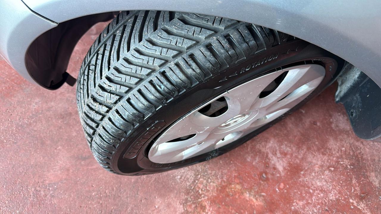 Opel Corsa 1.2 85CV 5 porte GPL-TECH Edition