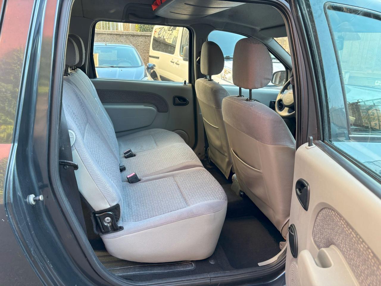 Dacia Logan MCV 1.5 dCi 85CV 7 posti Lauréate