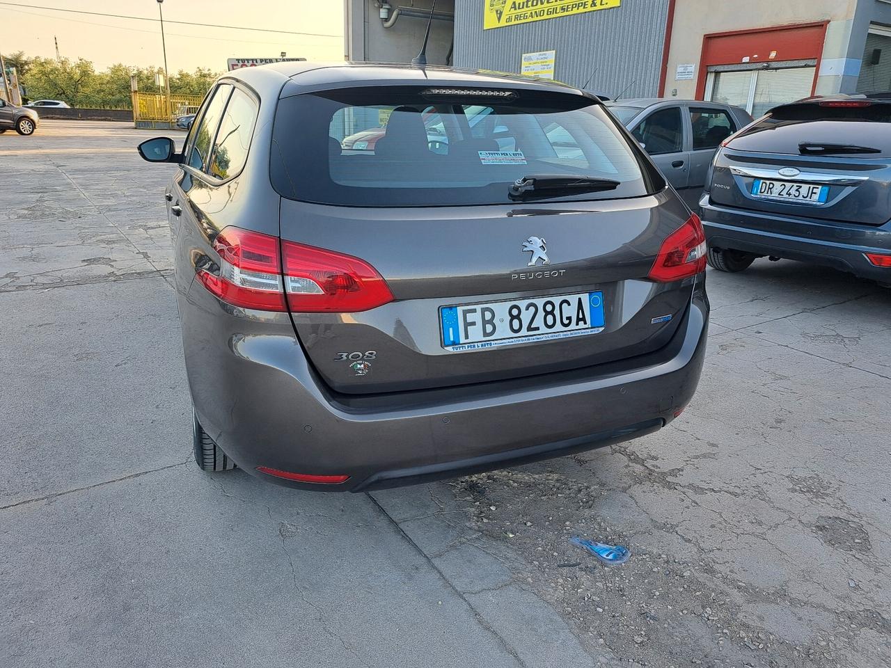 Peugeot 308 BlueHDi 120 S&S Allure - 2015