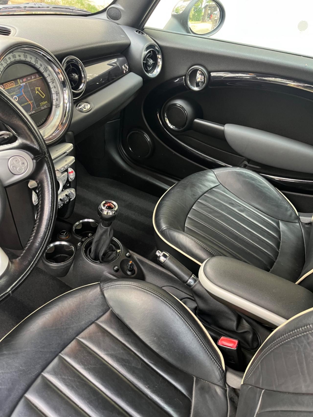 Mini COOPER S R57 CABRIO JOHN COOPER WORKS 211