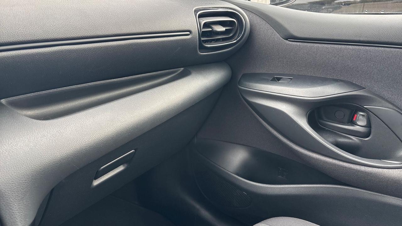 Toyota Yaris 1.0 5 porte Active